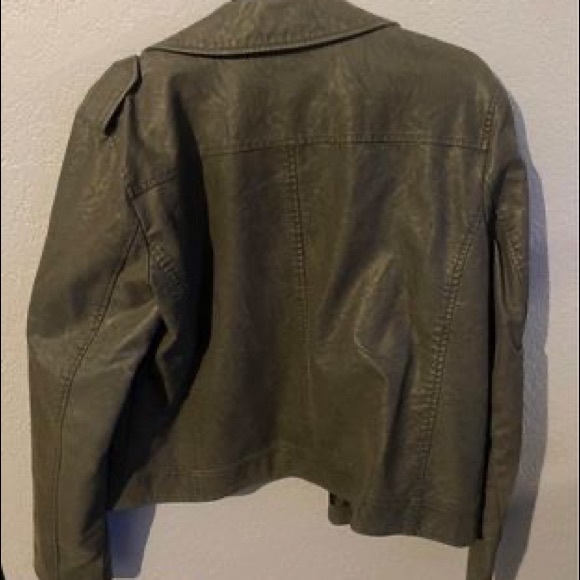 Size 10 Loft faux leather grey jacket - Picture 2 of 3